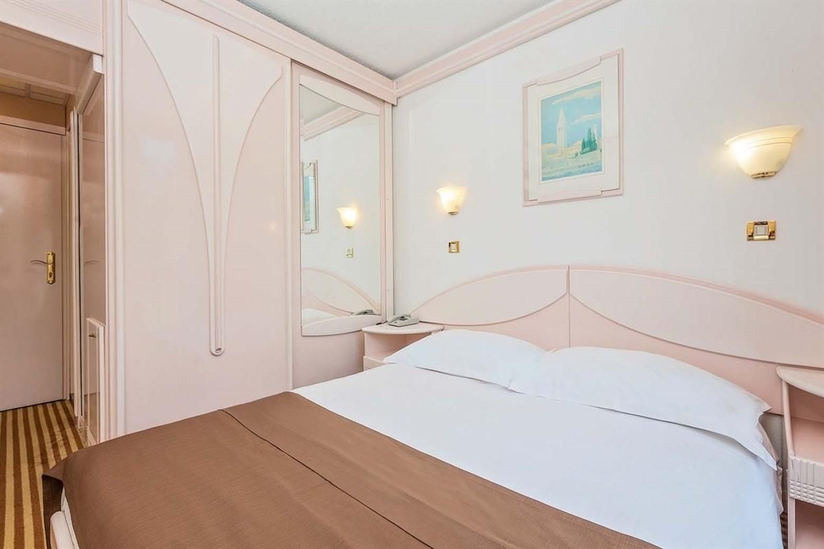 Hotel Zorna Plava Laguna 3*