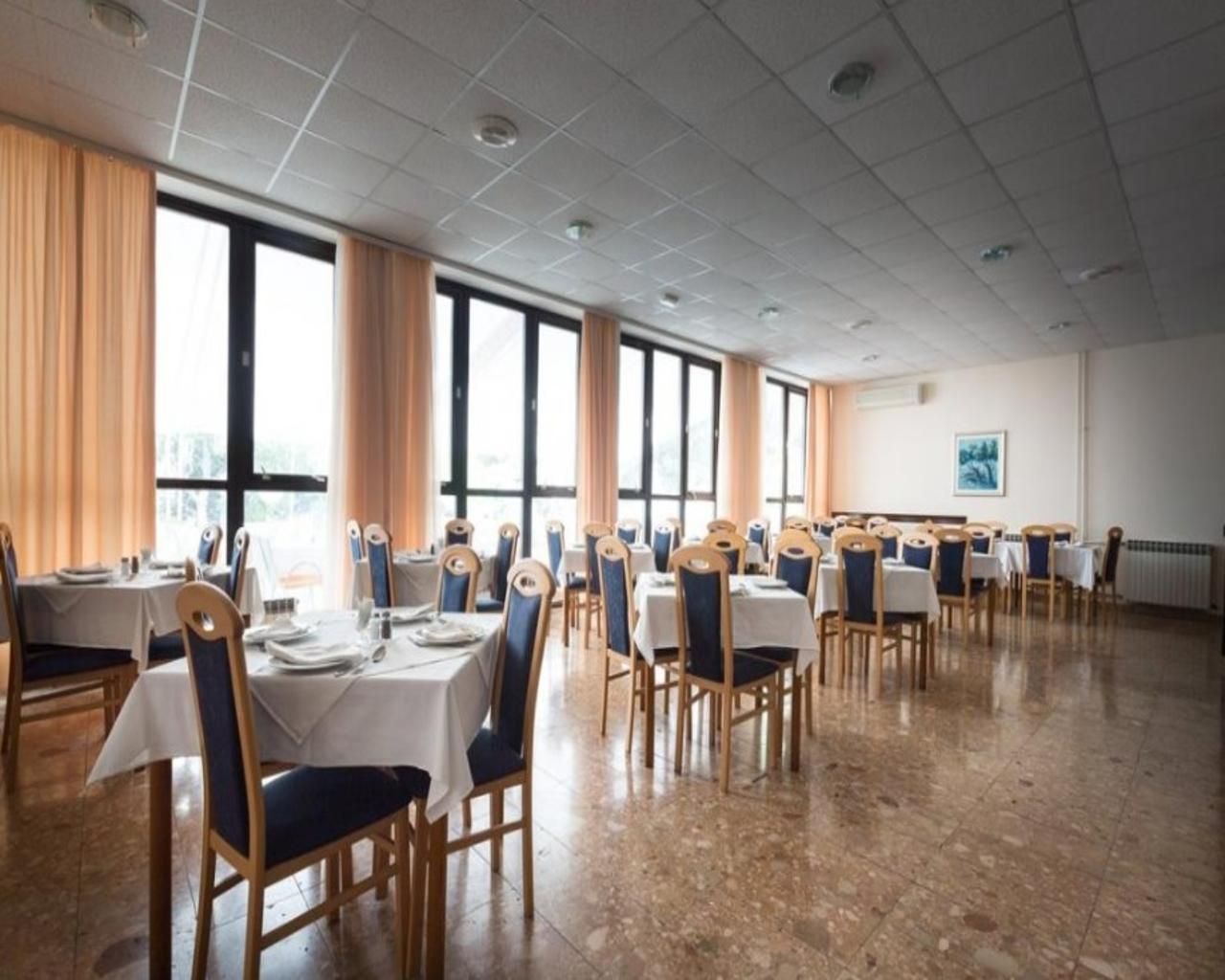 Hotel Biševo 2*, Komiža, Vis