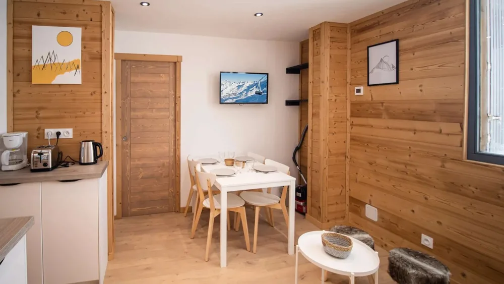 Blagovaonski stol za 4 osobe u apartmanu Hauts de Vanoise 118