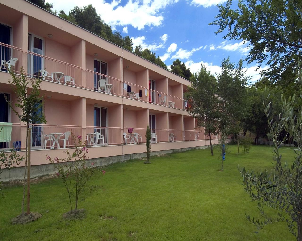 Turističko naselje Brzet 3*, Omiš - NA UPIT