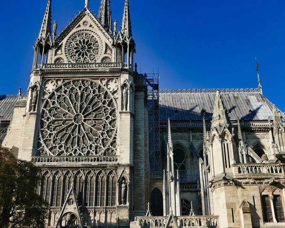 Rozeta i pročelje katedrale Notre-Dame, Pariz