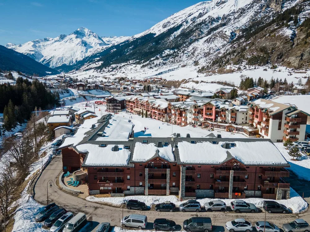 Pogled na Val Cenis i rezidenciju Les Balcons de Val Cenis Le Haut u dolini Haute-Maurienne
