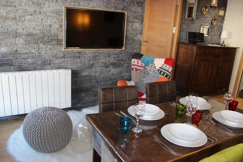 Renovirani dnevni boravak apartmana Olympic 314 u Val Thorensu