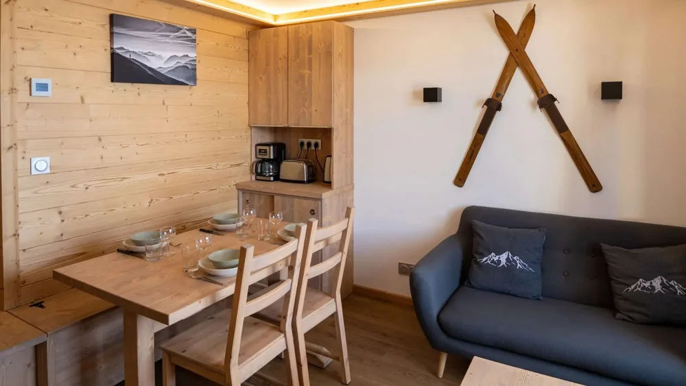 Potpuno renovirani dnevni boravak s blagovaonom, apartman Reine Blanche 54