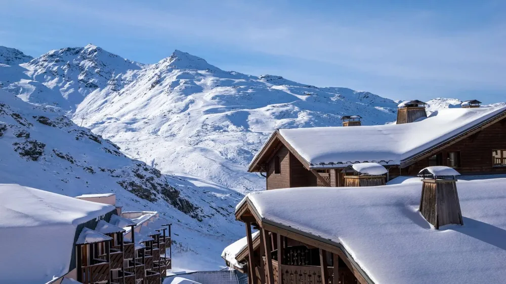 Pogled na planine i chalete Val Thorensa