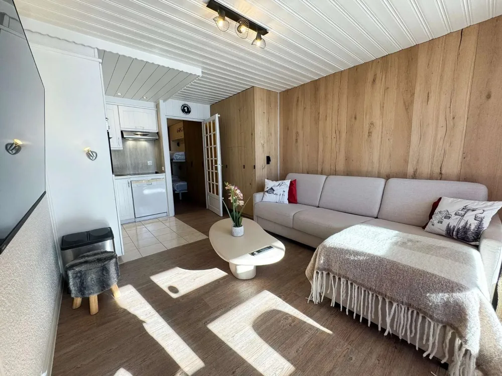 Svijetli dnevni boravak s kaučem na razvlačenje, apartman Sérac Q6 za 6 osoba