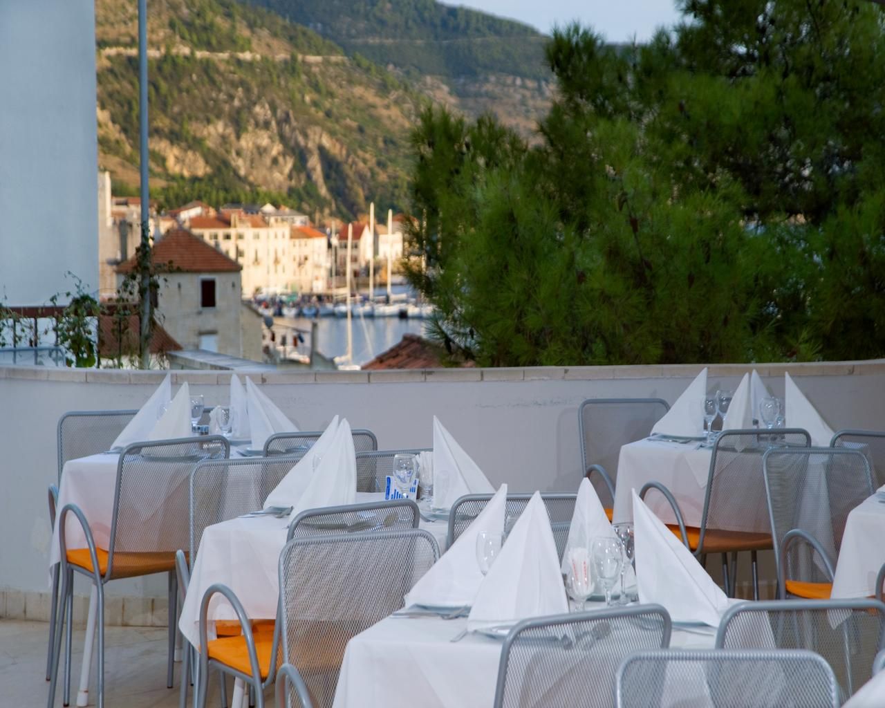Hotel Biševo 2*, Komiža, Vis