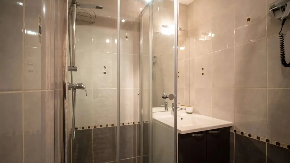 Kupaonica s tušem u apartmanu Vanoise 376