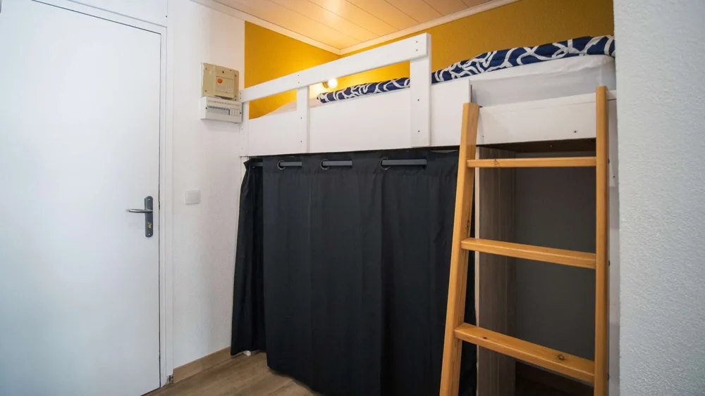Spavaći dio s krevetom na galeriji, studio Vanoise 563